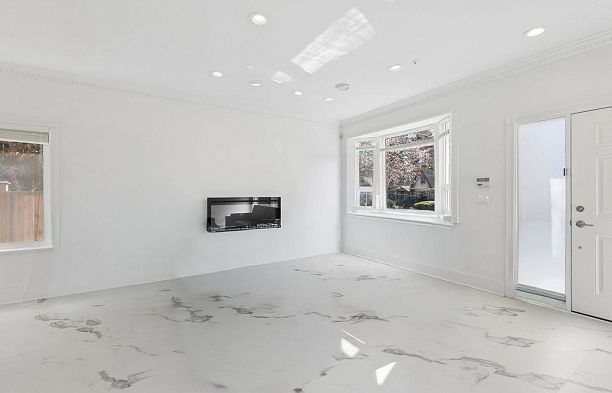 2709 W 37th Avenue MacKenzie Heights