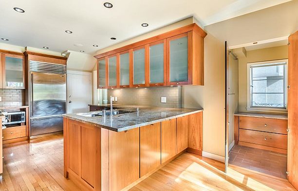 5810 Cartier Street South Granville