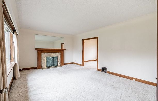 2715 W 31st Avenue MacKenzie Heights