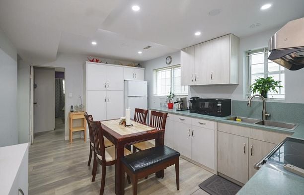 5730 Quebec Street Main