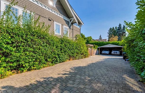 1670 W 49th Avenue South Granville