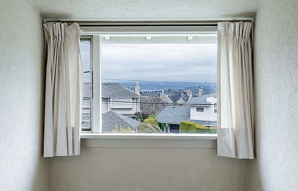 2715 W 31st Avenue MacKenzie Heights