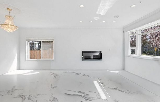 2709 W 37th Avenue MacKenzie Heights