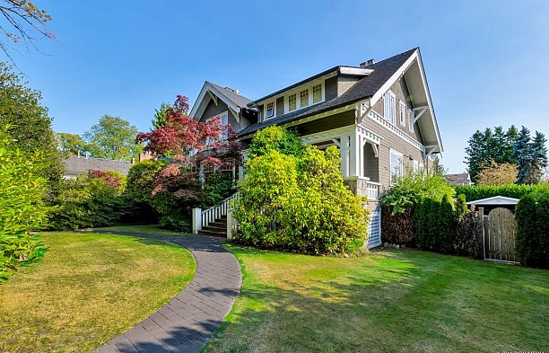 1670 W 49th Avenue South Granville