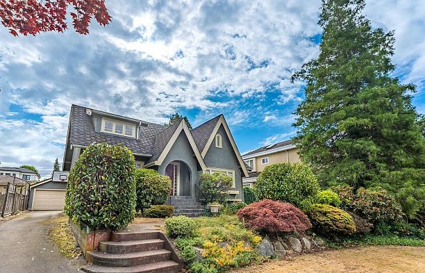 5810 Cartier Street South Granville