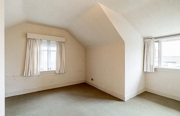 2715 W 31st Avenue MacKenzie Heights