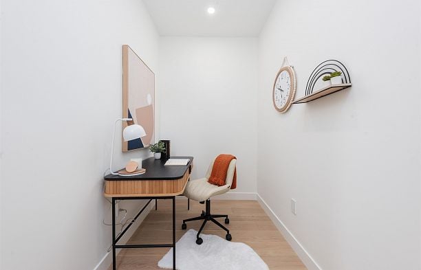 2 2750 W 19th Avenue Arbutus