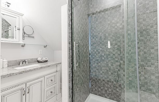 6713 Arbutus Street S.W. Marine