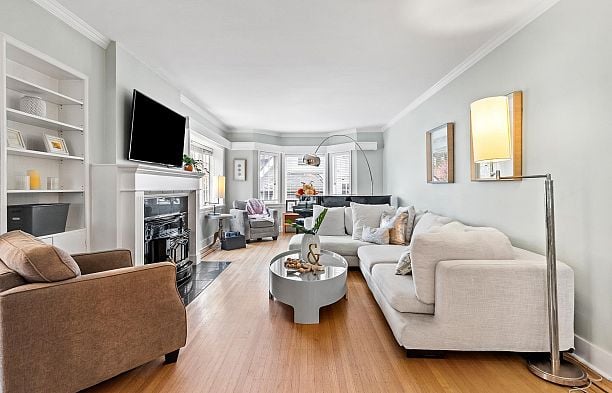 6713 Arbutus Street S.W. Marine