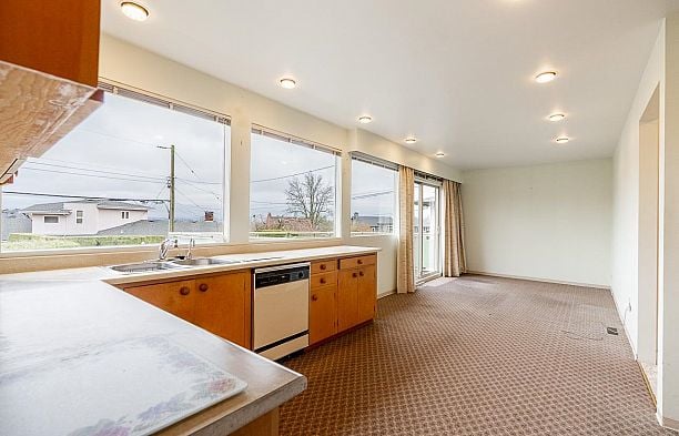 2715 W 31st Avenue MacKenzie Heights