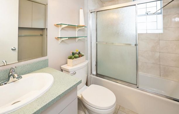 5730 Quebec Street Main