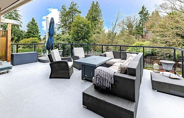 6713 Arbutus Street S.W. Marine