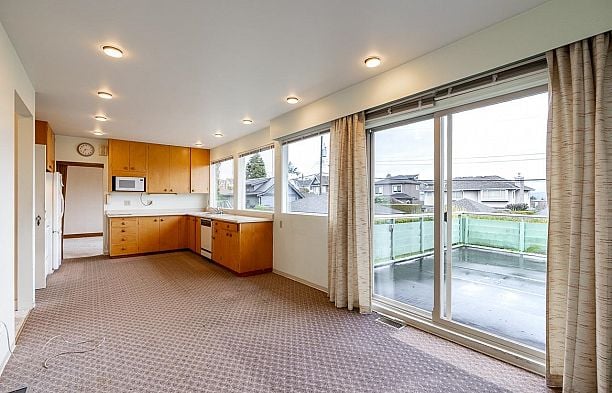 2715 W 31st Avenue MacKenzie Heights