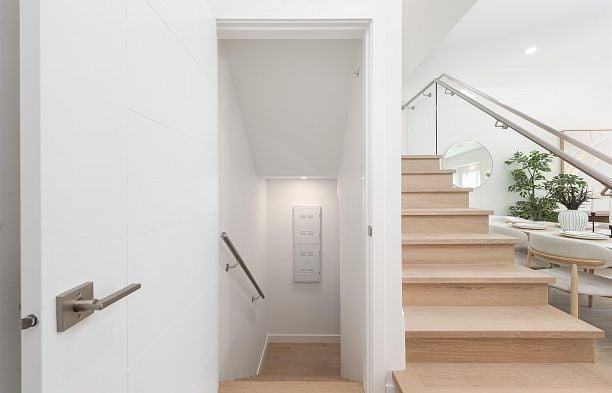 2 2750 W 19th Avenue Arbutus