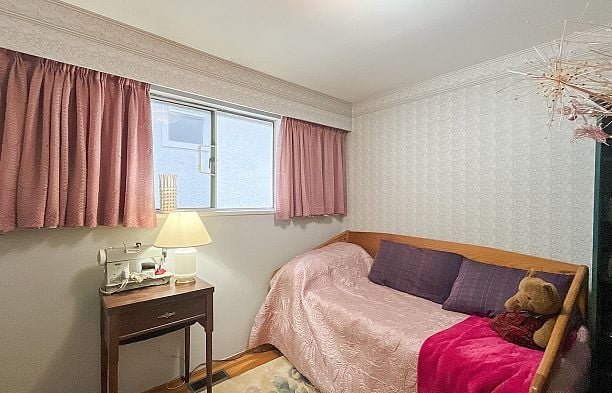 2810 W 31st Avenue MacKenzie Heights