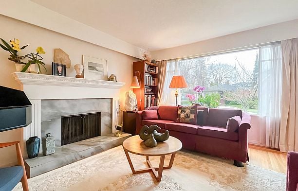 2810 W 31st Avenue MacKenzie Heights