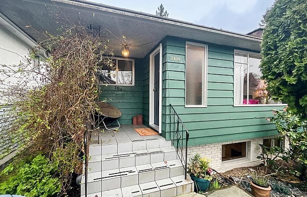 2810 W 31st Avenue MacKenzie Heights