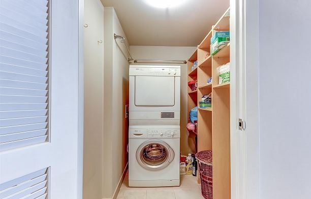 402 590 Nicola Street Coal Harbour