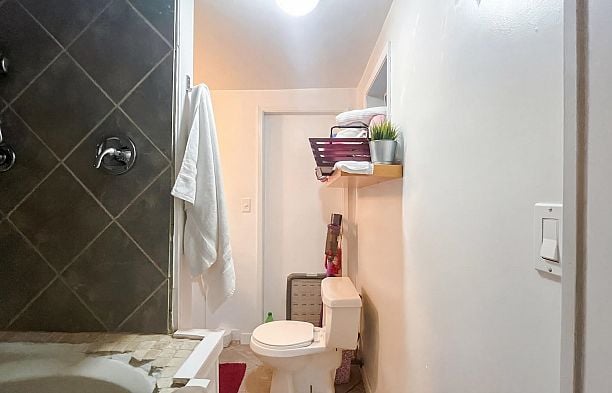 2810 W 31st Avenue MacKenzie Heights