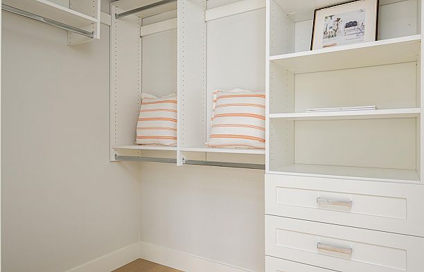 7661 Granville Street South Granville