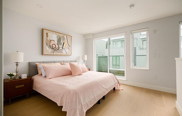 7661 Granville Street South Granville