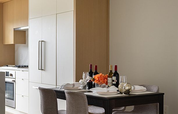 7661 Granville Street South Granville