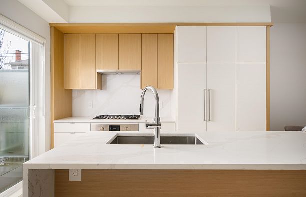 7661 Granville Street South Granville