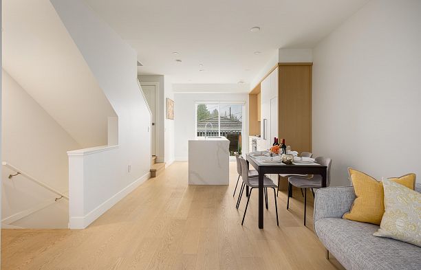 7661 Granville Street South Granville