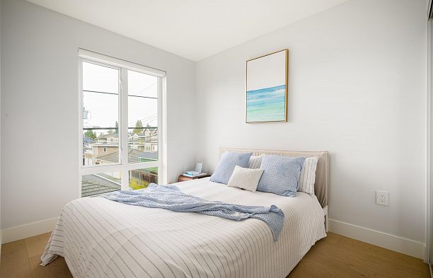 7661 Granville Street South Granville