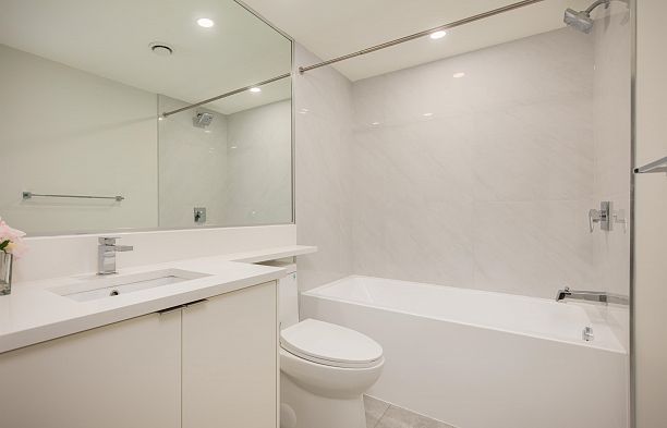 7661 Granville Street South Granville