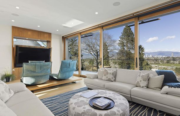 4384 Quesnel Drive Arbutus