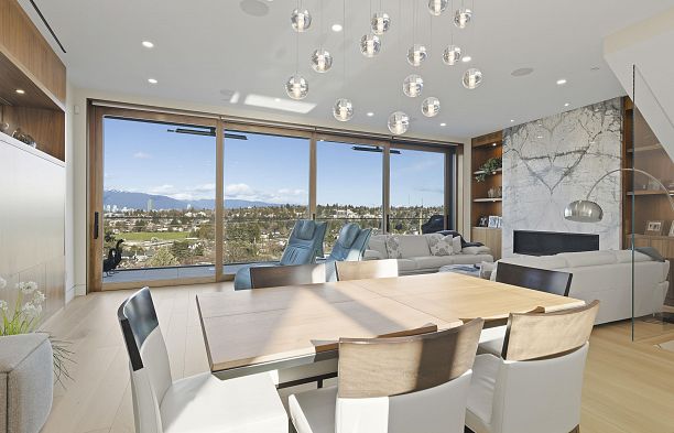 4384 Quesnel Drive Arbutus