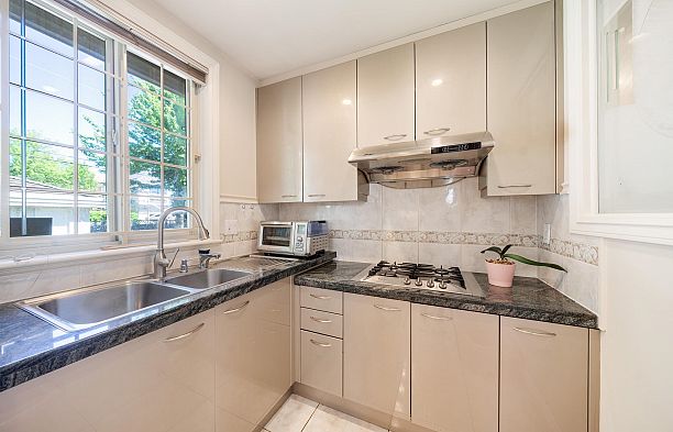 7088 Wiltshire Street South Granville