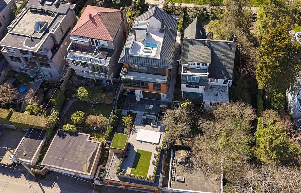 4384 Quesnel Drive Arbutus