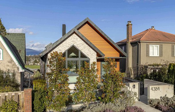 4384 Quesnel Drive Arbutus