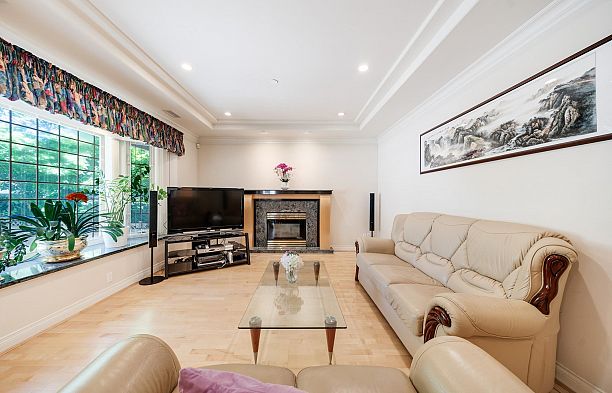 7088 Wiltshire Street South Granville