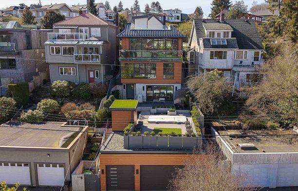 4384 Quesnel Drive Arbutus