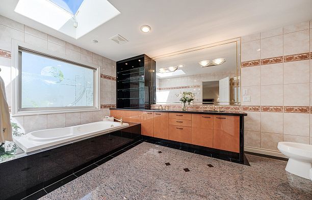 7088 Wiltshire Street South Granville