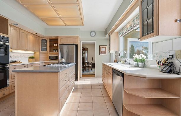 6034 Collingwood Place Southlands