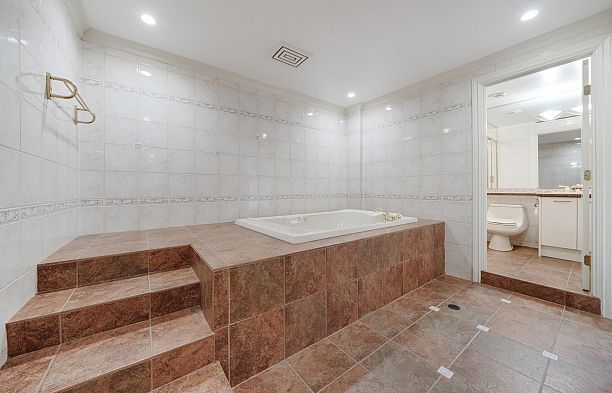 7088 Wiltshire Street South Granville