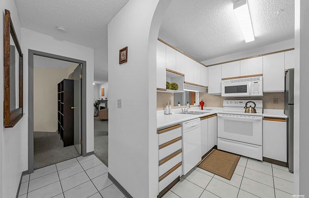 101 1924 Comox Street West End VW