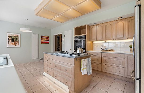 6034 Collingwood Place Southlands