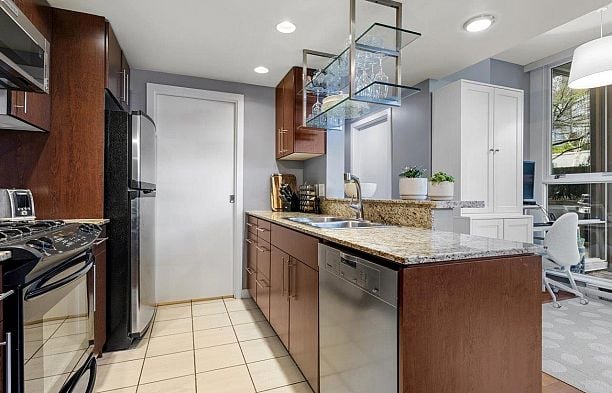 101 550 Pacific Street Yaletown