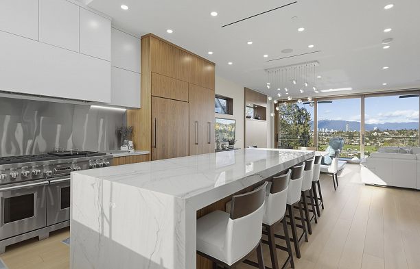 4384 Quesnel Drive Arbutus