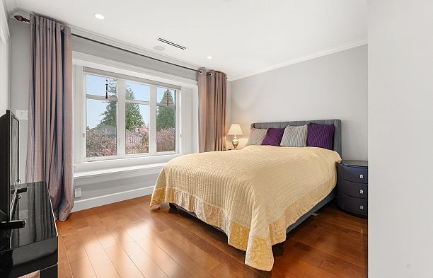 1041 W 58th Avenue South Granville