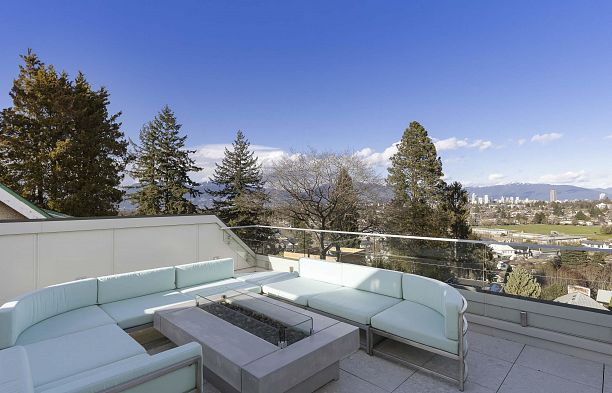 4384 Quesnel Drive Arbutus