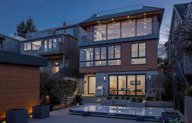 4384 Quesnel Drive Arbutus