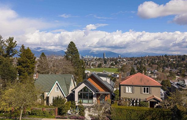 4384 Quesnel Drive Arbutus