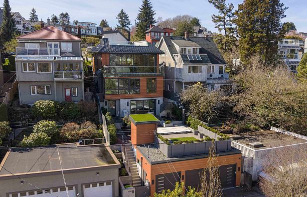 4384 Quesnel Drive Arbutus