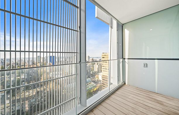 2004 1568 Alberni Street West End VW